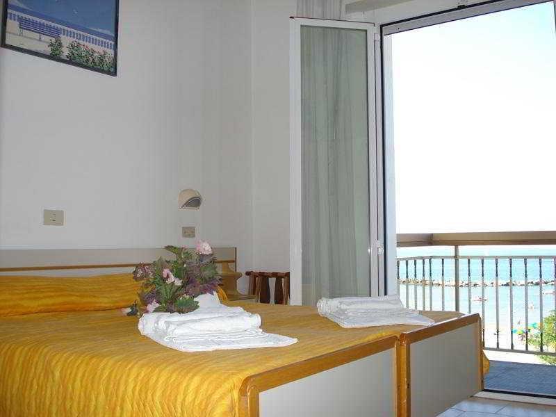 Hotel Alcazar Rimini Exterior photo